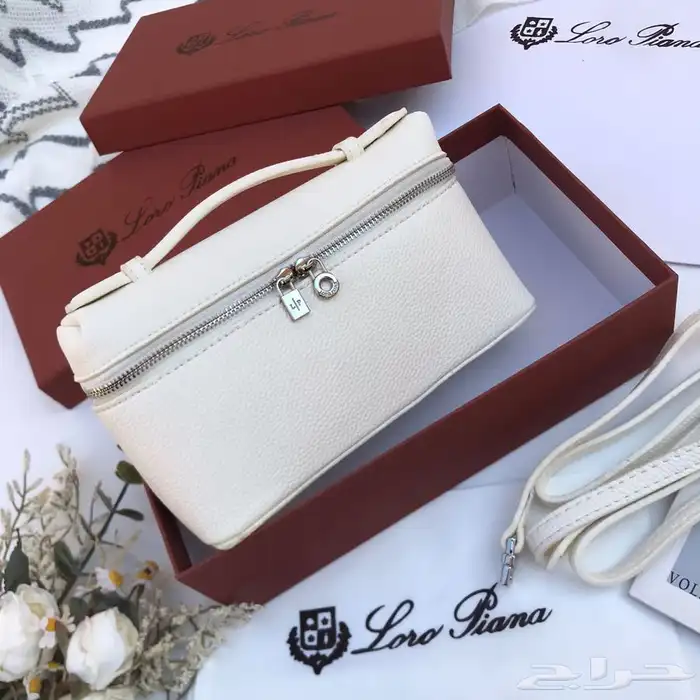 سكارفات 150 ريال وشنط درجه اولى 76