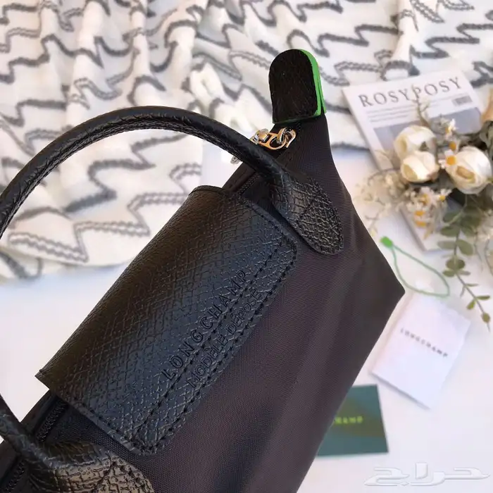 سكارفات 150 ريال وشنط درجه اولى 95