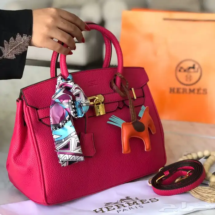 سكارفات 150 ريال وشنط درجه اولى 18