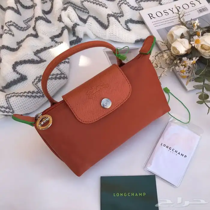 سكارفات 150 ريال وشنط درجه اولى 96