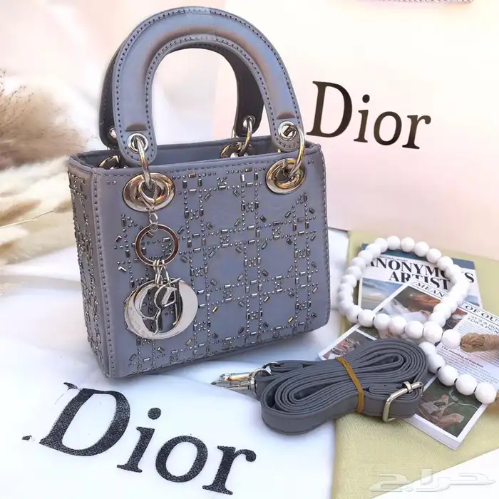 سكارفات 150 ريال وشنط درجه اولى 33