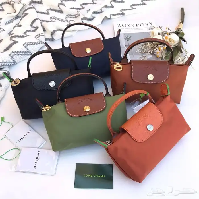 سكارفات 150 ريال وشنط درجه اولى 93