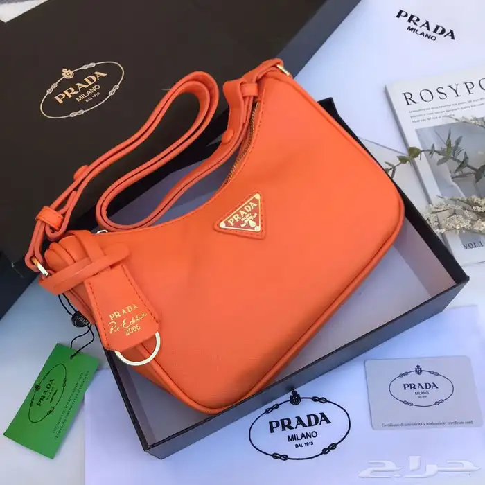 سكارفات 150 ريال وشنط درجه اولى 89