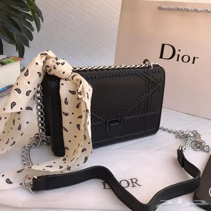 سكارفات 150 ريال وشنط درجه اولى 41