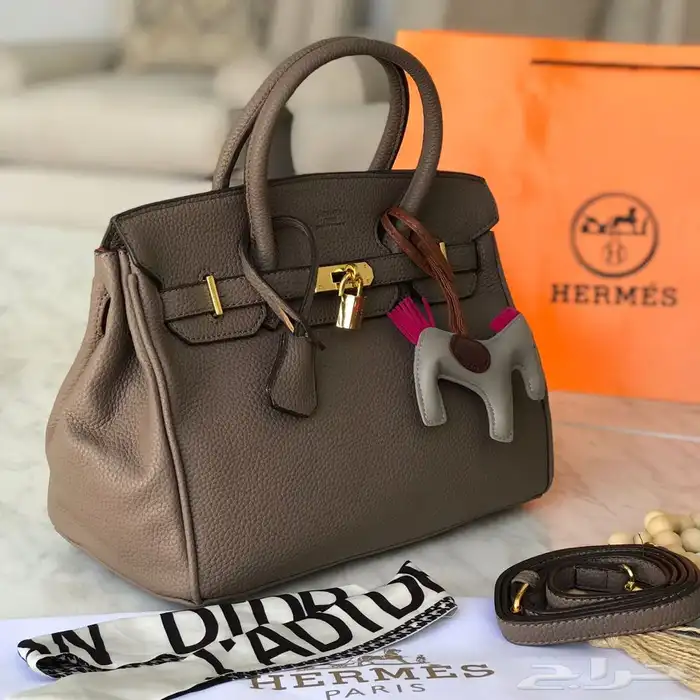 سكارفات 150 ريال وشنط درجه اولى 10