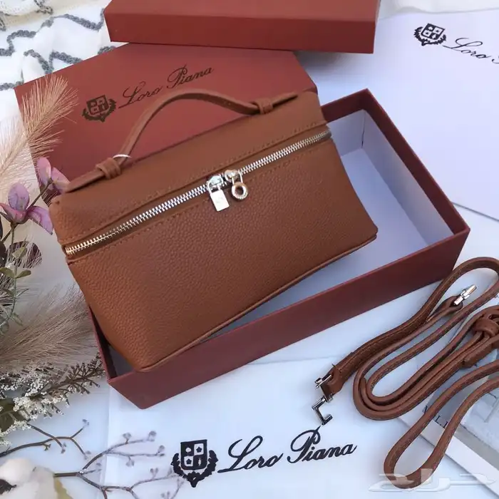 سكارفات 150 ريال وشنط درجه اولى 80