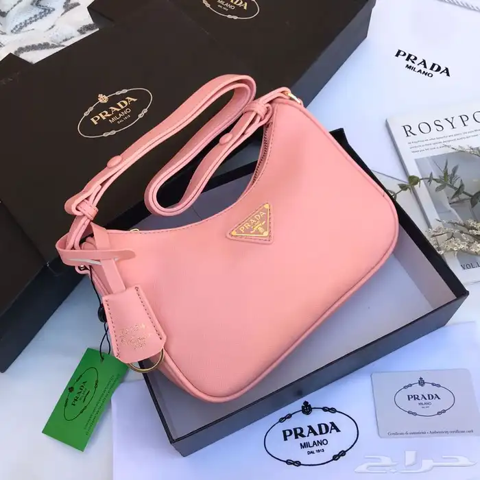 سكارفات 150 ريال وشنط درجه اولى 85