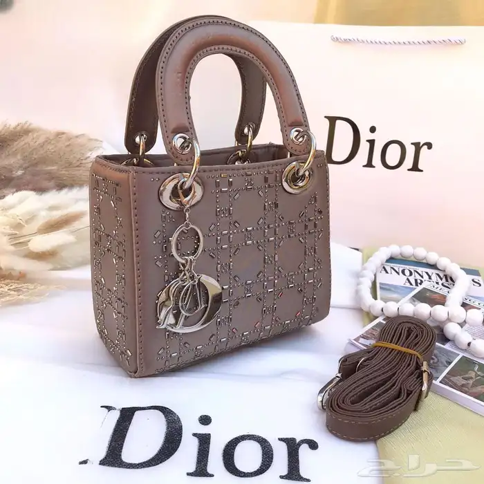 سكارفات 150 ريال وشنط درجه اولى 7