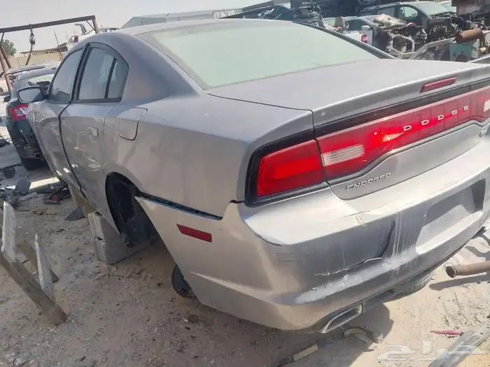 مصدوم دوج تشارجر 2011 تشليح قطع غيار فقط 0