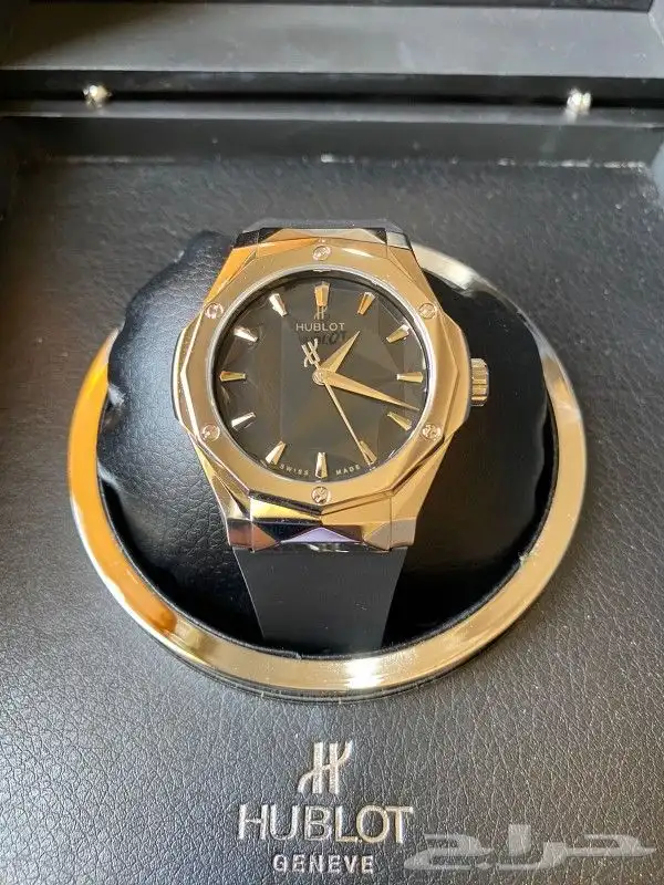 مجموعة من ساعات هوبلت 11