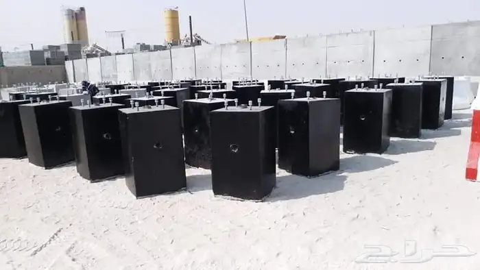 حواجز خرسانية سفتي وقواعد انارة وزينة حدائق 2