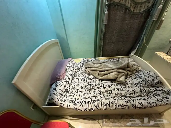 سرير للبيع 0
