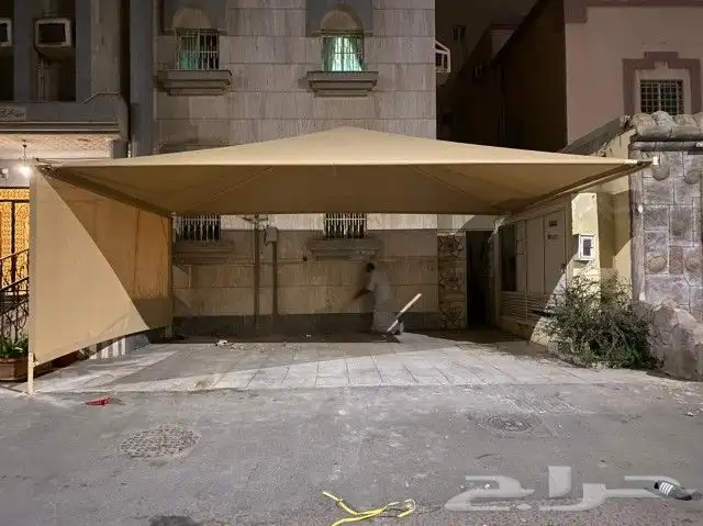 اصلاح وصيانة وتركيب المظلات والسواتر وبيوت الشعر 0