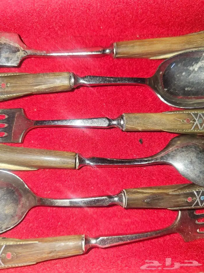 طقم قديم جدا شوك وملاعق مقبض زراف جناح ذهبي 0