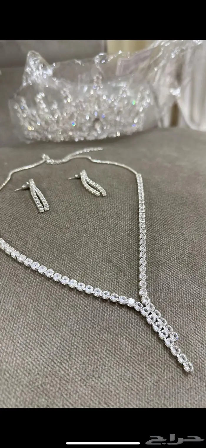 تاج عروس للبيع و طقم اكسسوار 3