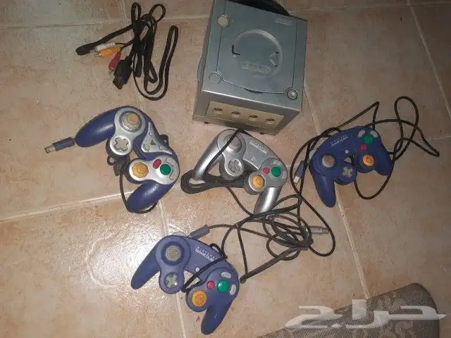 قيم كيوب جيم كيوب لا يوجد محول شاحن مع اغراضه كلها ومعى شريط 7