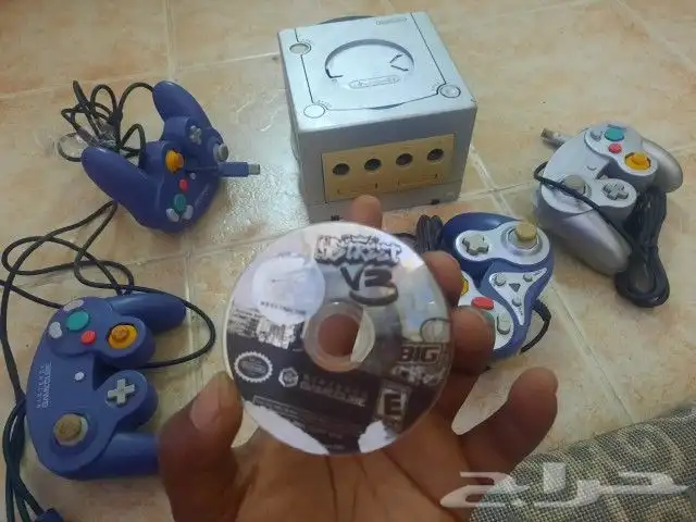 قيم كيوب جيم كيوب لا يوجد محول شاحن مع اغراضه كلها ومعى شريط 0