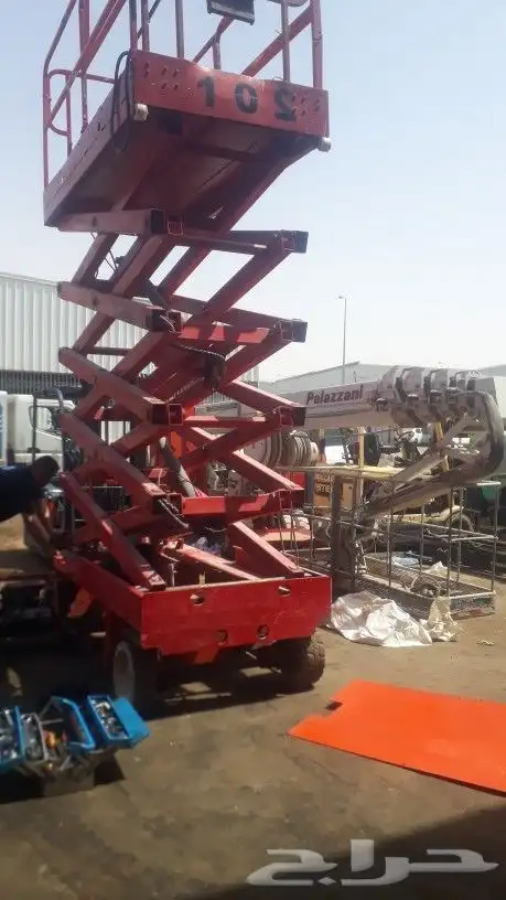 سيزر لفت للإيجار اليومي والشهري. Scissor lift for rent. 7
