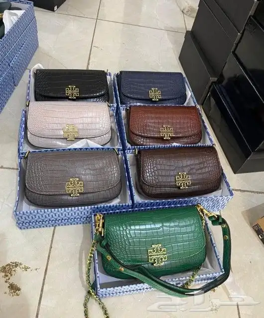 شنط وشوزات شالات احزمه جملة وتحزئه يتوفر لدينا غير العروض 45
