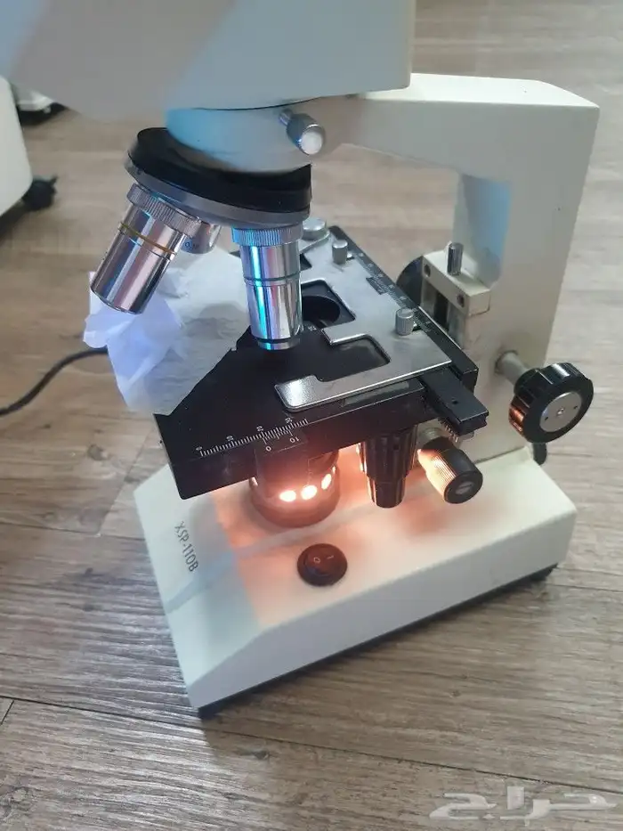 للبيع مجهر ميكروسكوب طبي 3