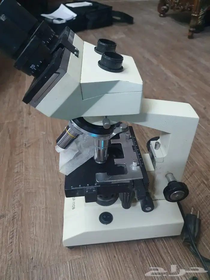 للبيع مجهر ميكروسكوب طبي 7