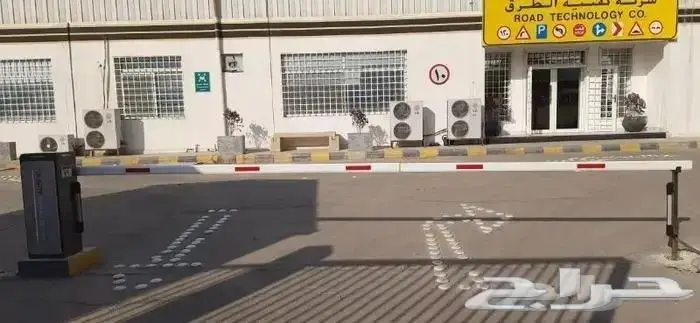 بوابة مواقف دخول وخروج سيارات بوابة إلكترونية 1