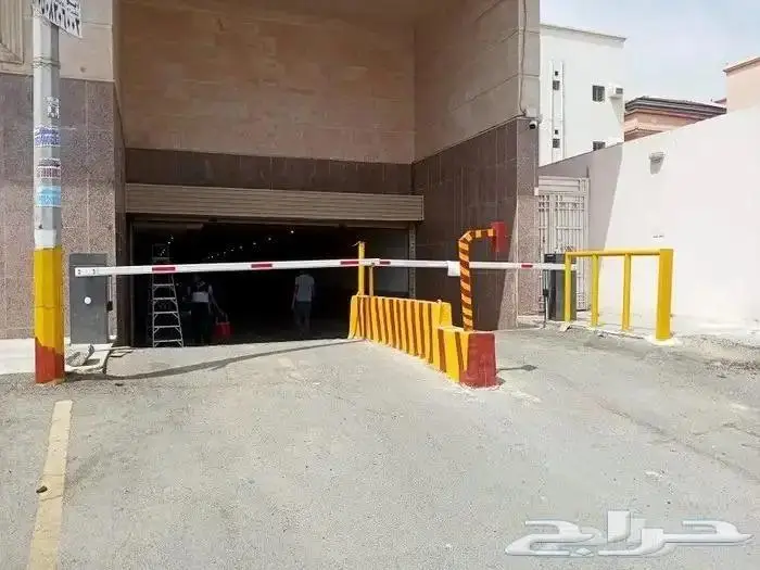 بوابة مواقف دخول وخروج سيارات بوابة إلكترونية 3
