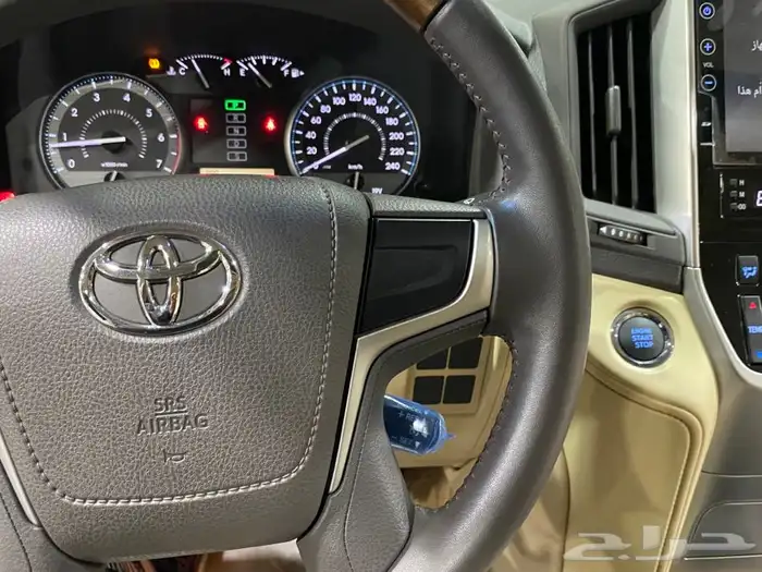 تويوتا لاندكروزر 2017 ( مخزن ) مباع 33