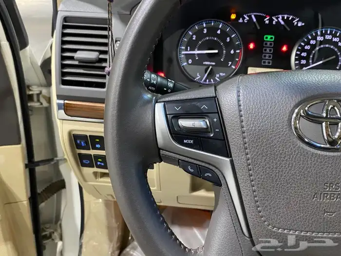 تويوتا لاندكروزر 2017 ( مخزن ) مباع 34