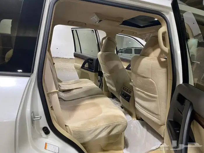 تويوتا لاندكروزر 2017 ( مخزن ) مباع 45