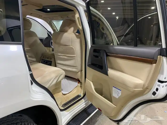 تويوتا لاندكروزر 2017 ( مخزن ) مباع 44