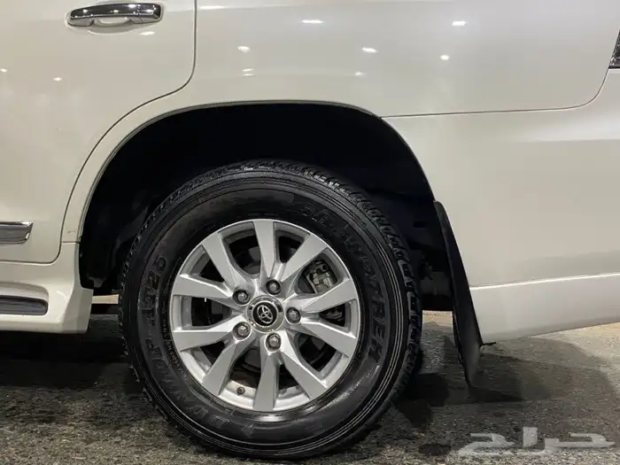 تويوتا لاندكروزر 2017 ( مخزن ) مباع 20