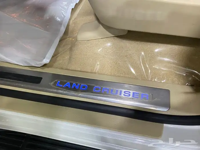 تويوتا لاندكروزر 2017 ( مخزن ) مباع 39