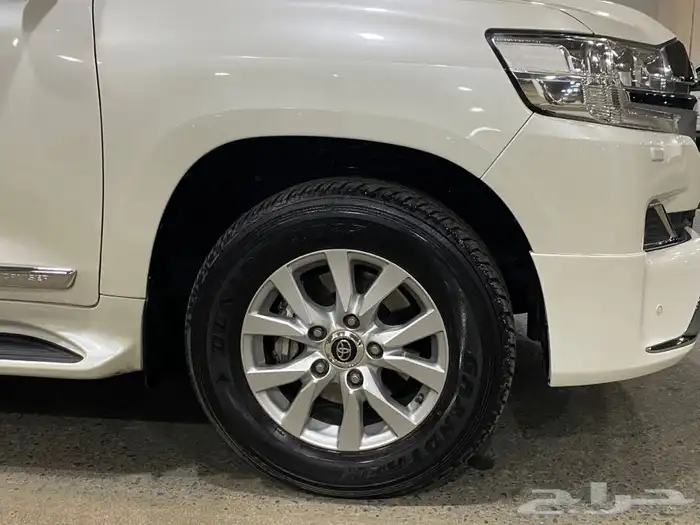 تويوتا لاندكروزر 2017 ( مخزن ) مباع 17