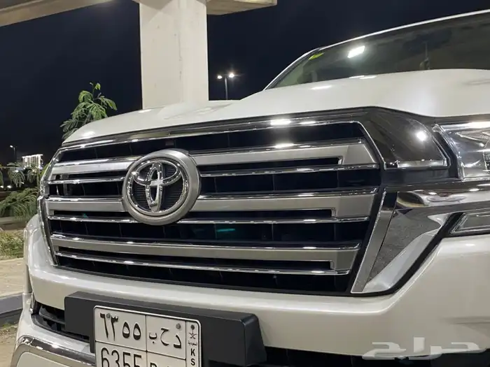 تويوتا لاندكروزر 2017 ( مخزن ) مباع 9