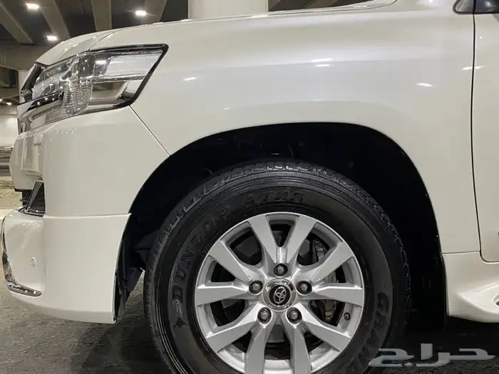 تويوتا لاندكروزر 2017 ( مخزن ) مباع 18