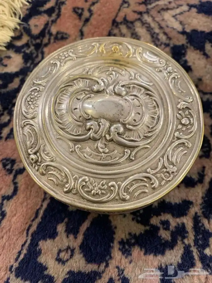علبة نحاس منقوش 0