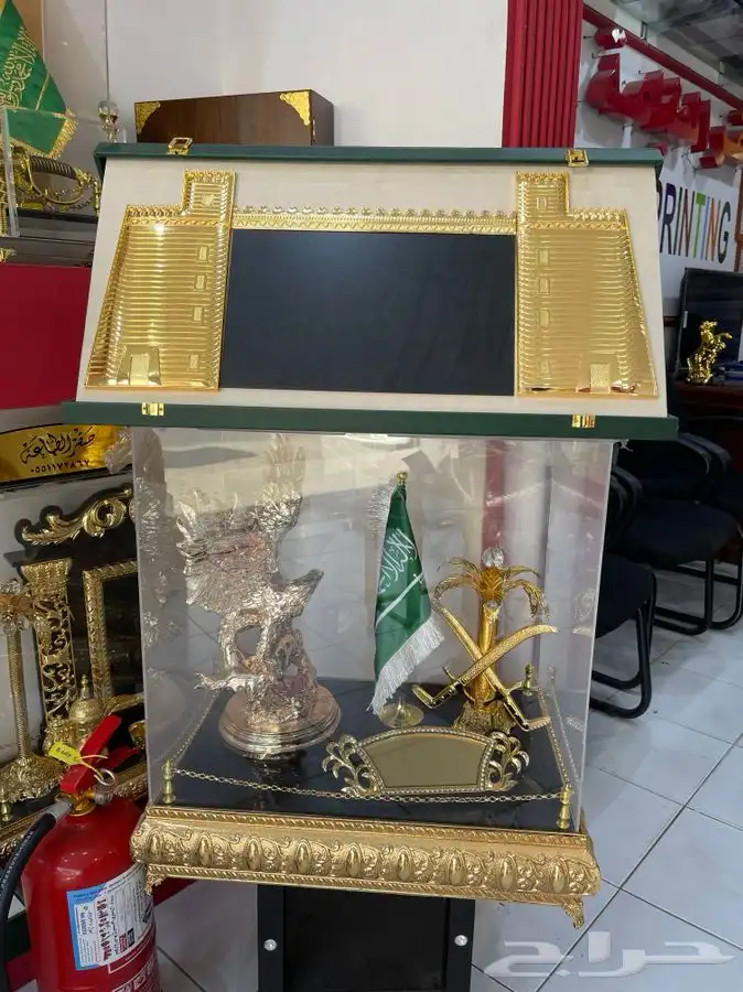 دروع تذكارية ادرع هدايا درع مع سيف درع تذكاري دروع رتبة 2