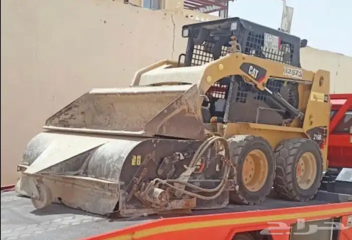 Bobcat vacuum for rent مكنسة بوبكات 0
