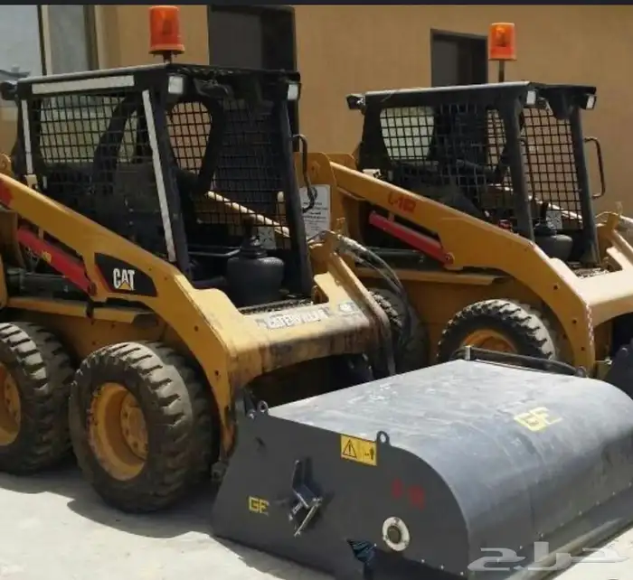 Bobcat vacuum for rent مكنسة بوبكات 1