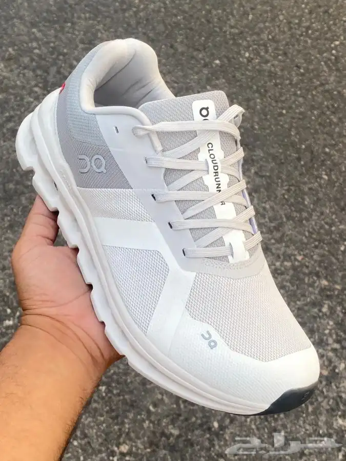 شوزات ماركات 77