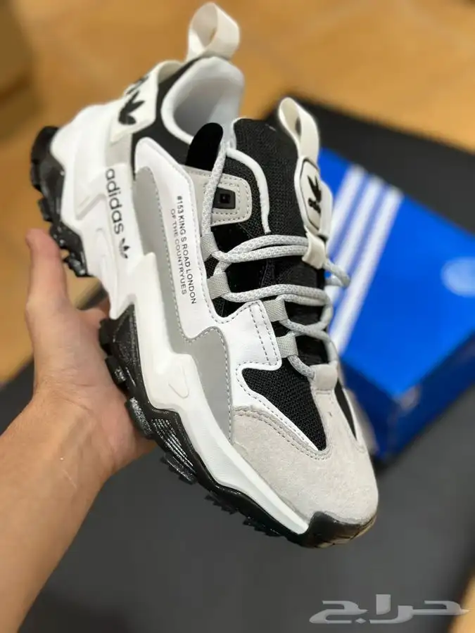 شوزات ماركات 71