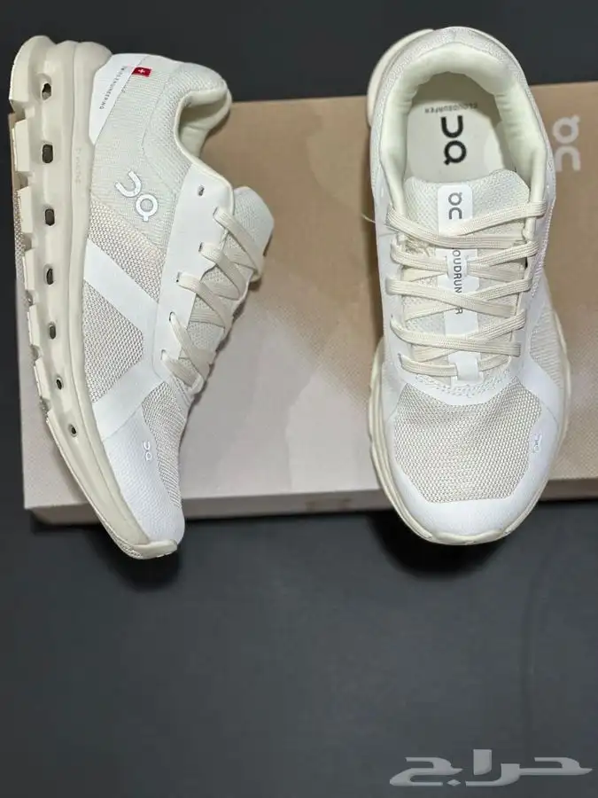 شوزات ماركات 70