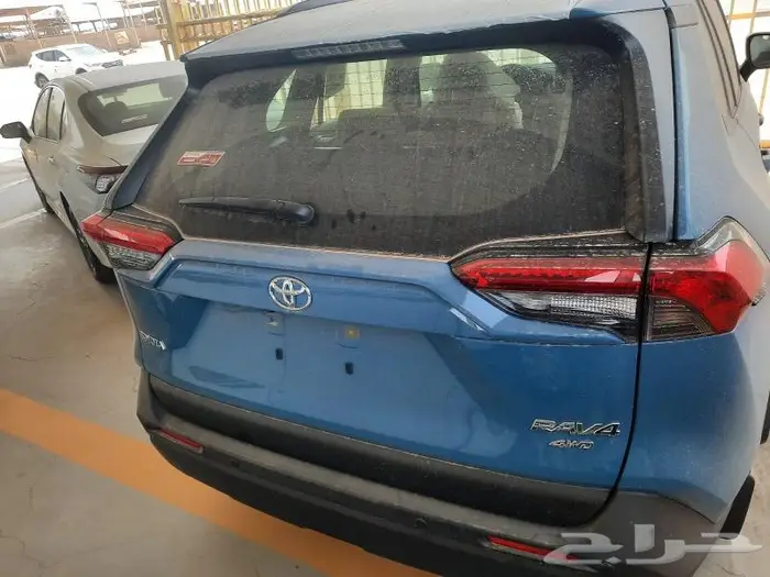راف فور XLE فتحه نص فل 2023 لون ازرق 1