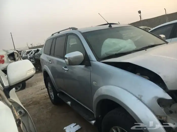 باجيرو مستوبيشي موديل 2015 قطع غيار تشليح 0