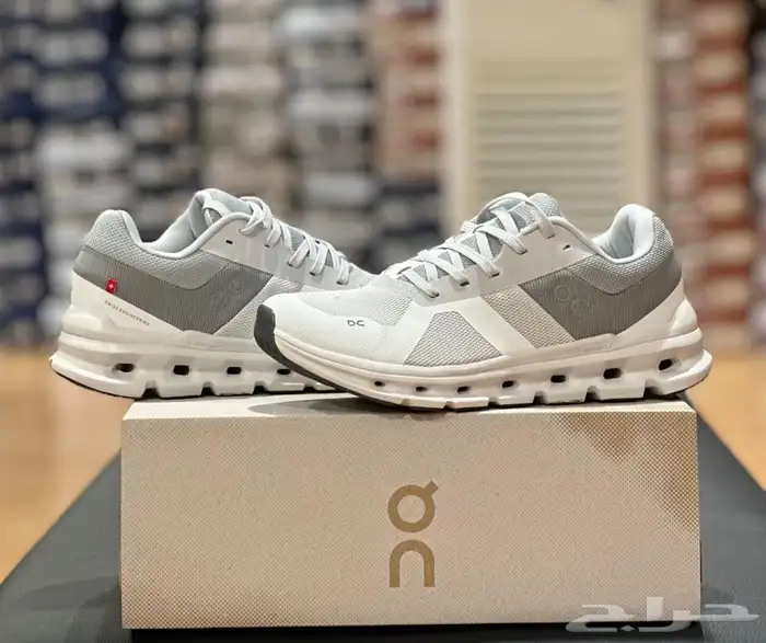 شوزات ماركات 45