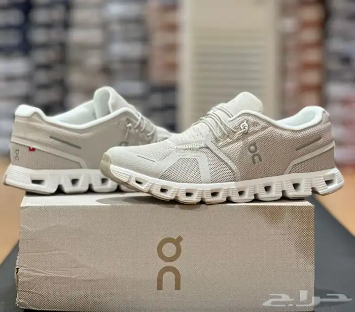 شوزات ماركات 32