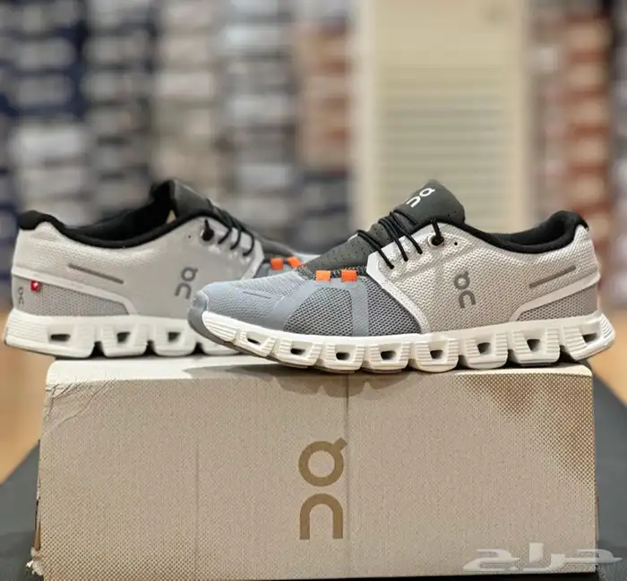 شوزات ماركات 44