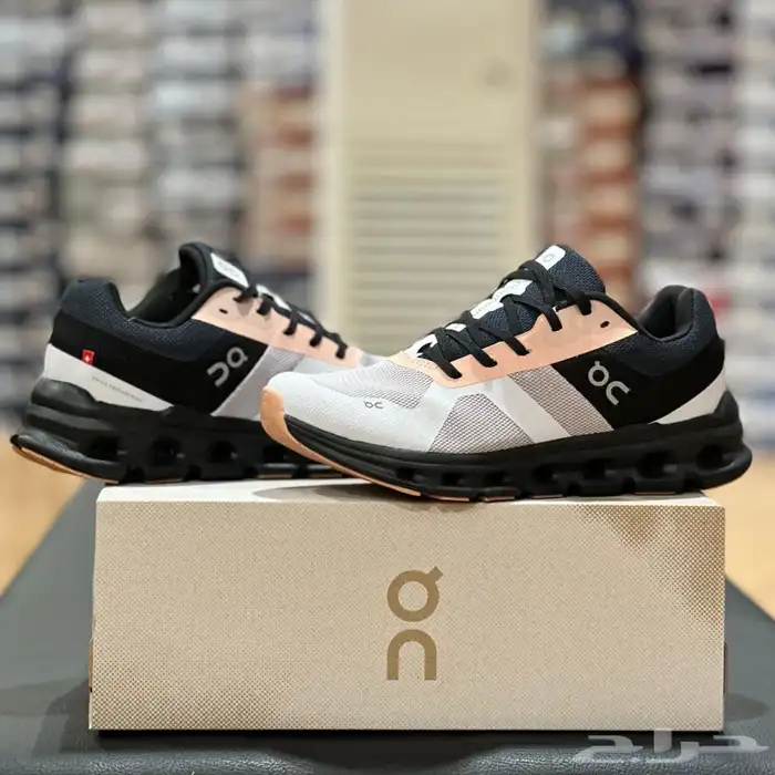 شوزات ماركات 43