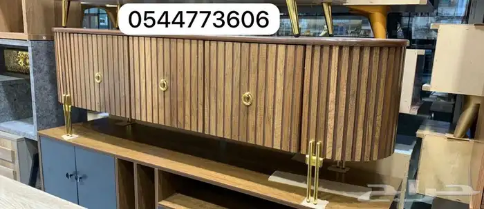 طاولات تلفزيون 8